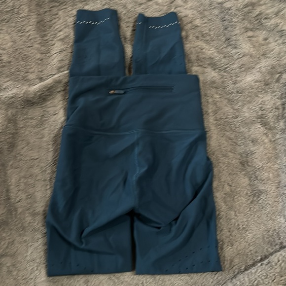 LuLulemon leggings EUC! - Picture 5 of 7